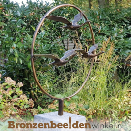 Drie vliegende ganzen in cirkel BBWF3Gc