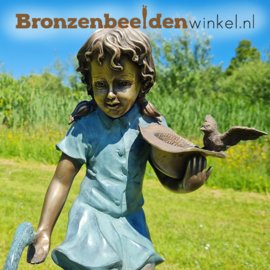 Bronzen meisje met ganzen en vogel als tuinbeeld BBW1063br