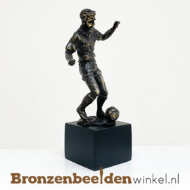 Sport asbeeldje "de voetballer" in brons BBW2br47as