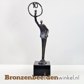 TOP 10 jaar in dienst cadeau "Het glas heffen" met jaartal 10