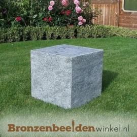 Beeld golfer van brons voor in de tuin BBW888br