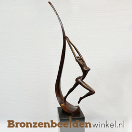 Kunst beeld "De Sprong" voor in huis BBW005br07