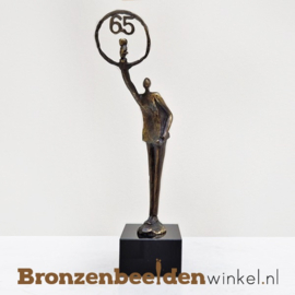 TOP 65 jaar verjaardagscadeau "Het glas heffen met jaartal 65"