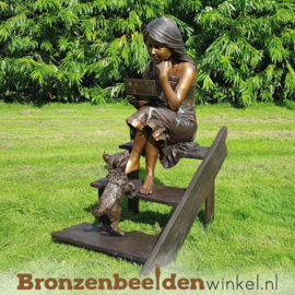 Bronzen tuinbeeld meisje op trap met hondje BBW1122