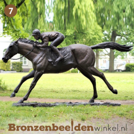 NR 7 | Bronzen paard ''Jockey op renpaard BBW47198