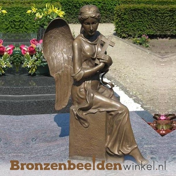 Beeld engel grafsteen | Engelen beelden | Bronzen Winkel