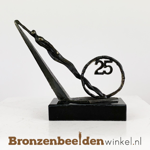 ᐅ 25 jaar in dienst cadeau werknemer, jubileum