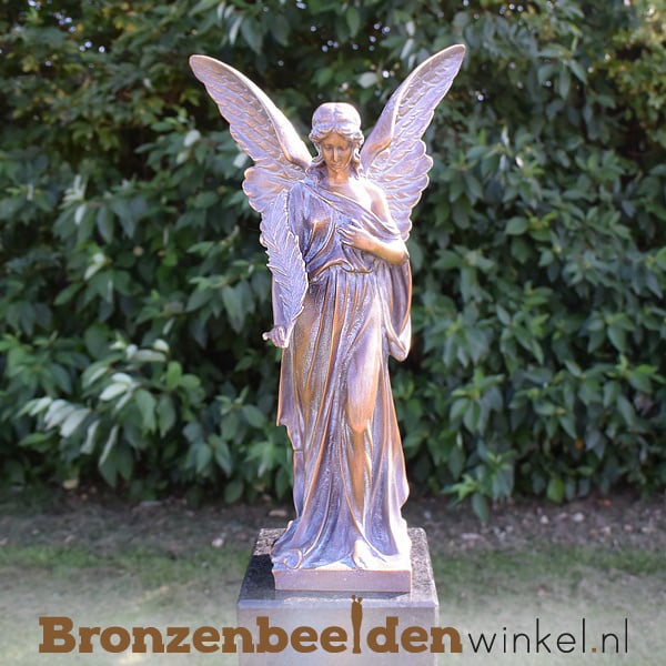Tuinbeeld engel in brons kopen | Bronzen Winkel (Afmeting engel BBW94530: cm (zoals op foto,Met onderhoudsset t.w.v. € 24,95: Ja, graag!)