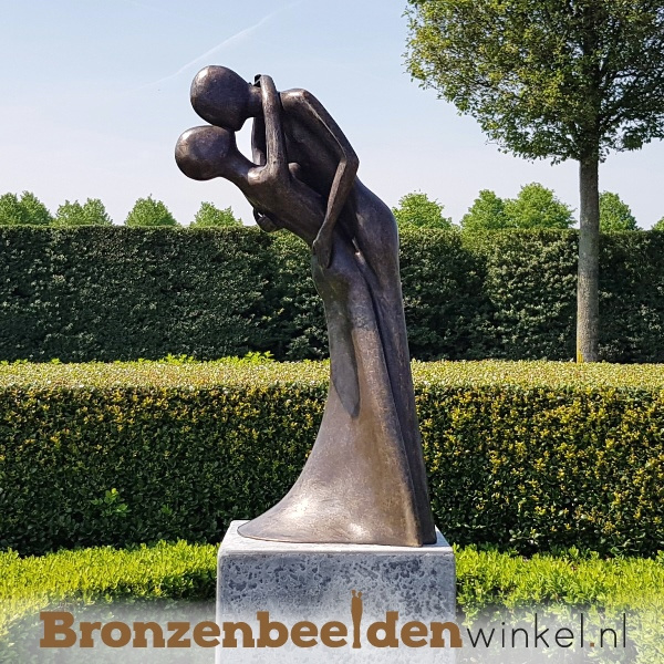 Sturen Madeliefje Cumulatief Beeld liefdespaar kopen van brons | Bronzen tuinbeeld liefde