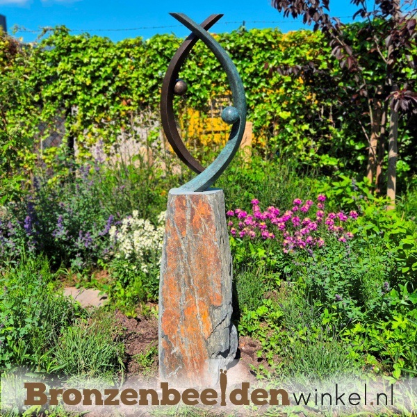 zonnewijzer op sokkel