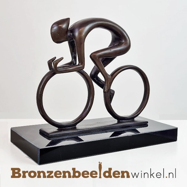 bronzen beeldje wielrenner