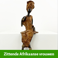 zittende afrikaansevrouwen beelden 22 cm hoog