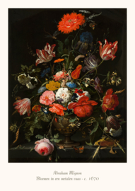 Abraham Mignon - Bloemen in een metalen vaas