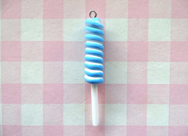 Bedel gedraaide fimo lolly blauw