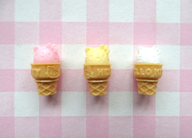 Miniatuur ijsje Hello Kitty