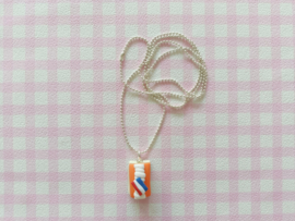 Ketting met Koningsdag tompouce
