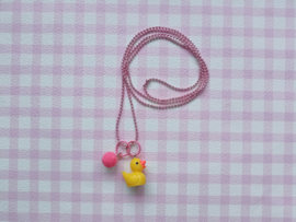 Ketting met badeendje en roze pompom