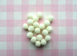 Pompom 8 mm zachtgeel