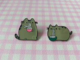 Pin Kat met noedels