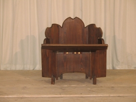 Antieke kinderstoel