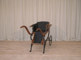Antieke kinderwagen