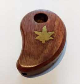 Beautiful Wooden Smokers Cannabis Pipe 8cm Cannabis Leaf