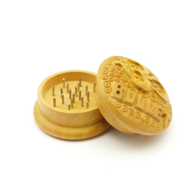 Houtgrinder met Ohm teken en 33 Metal Nagels Ø 55 mm / 2-teilig