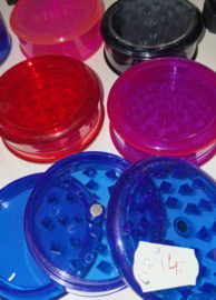 Grinder plastic Ø 60 mm, 3 -part magnetic+stash