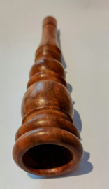 Glattes handgefertigtes braunes Räucherofen-Chillum aus Holz, 18 cm