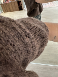 Knitted short pull Ambika - dark brown
