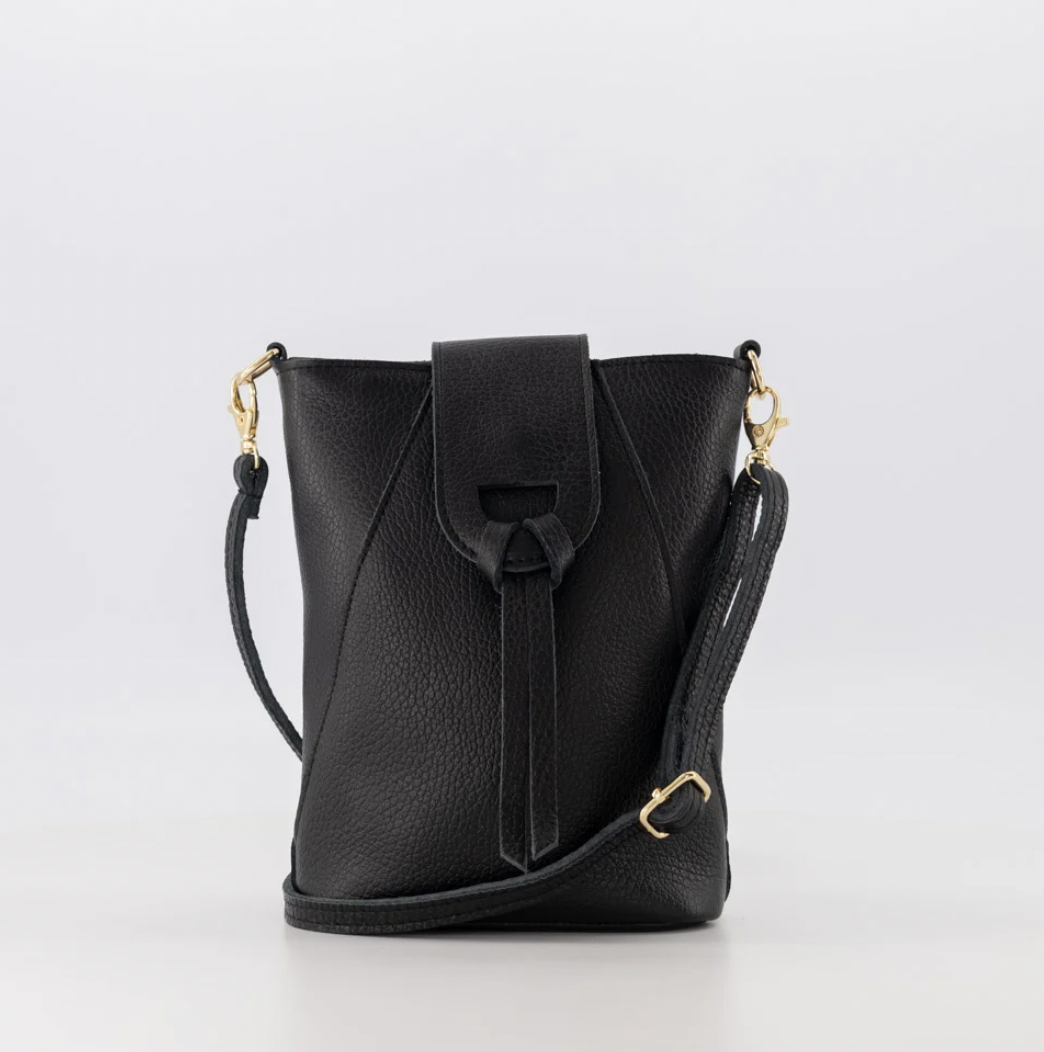 Leather kendra bag - black