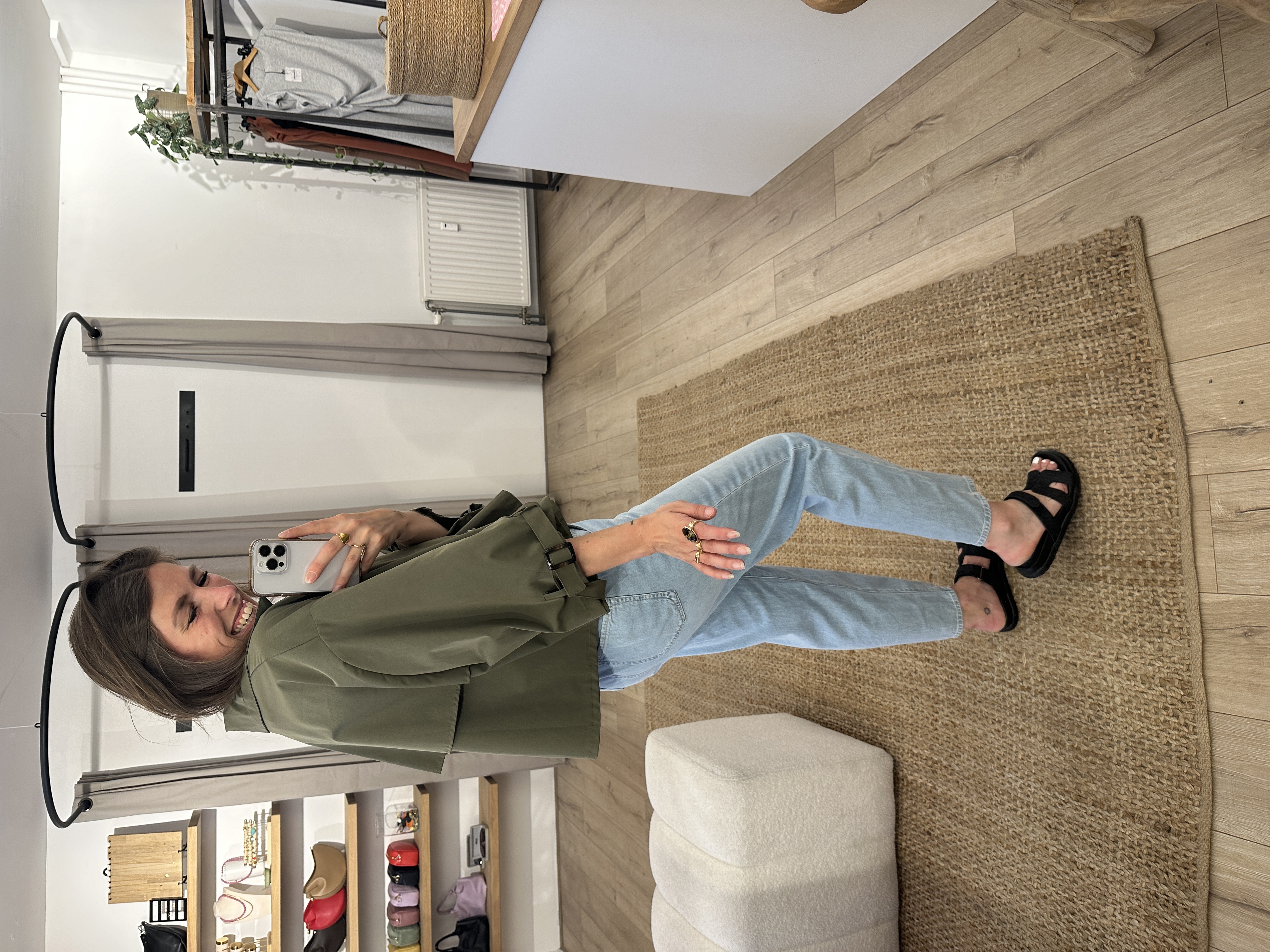 Wide short trenchcoat - army green