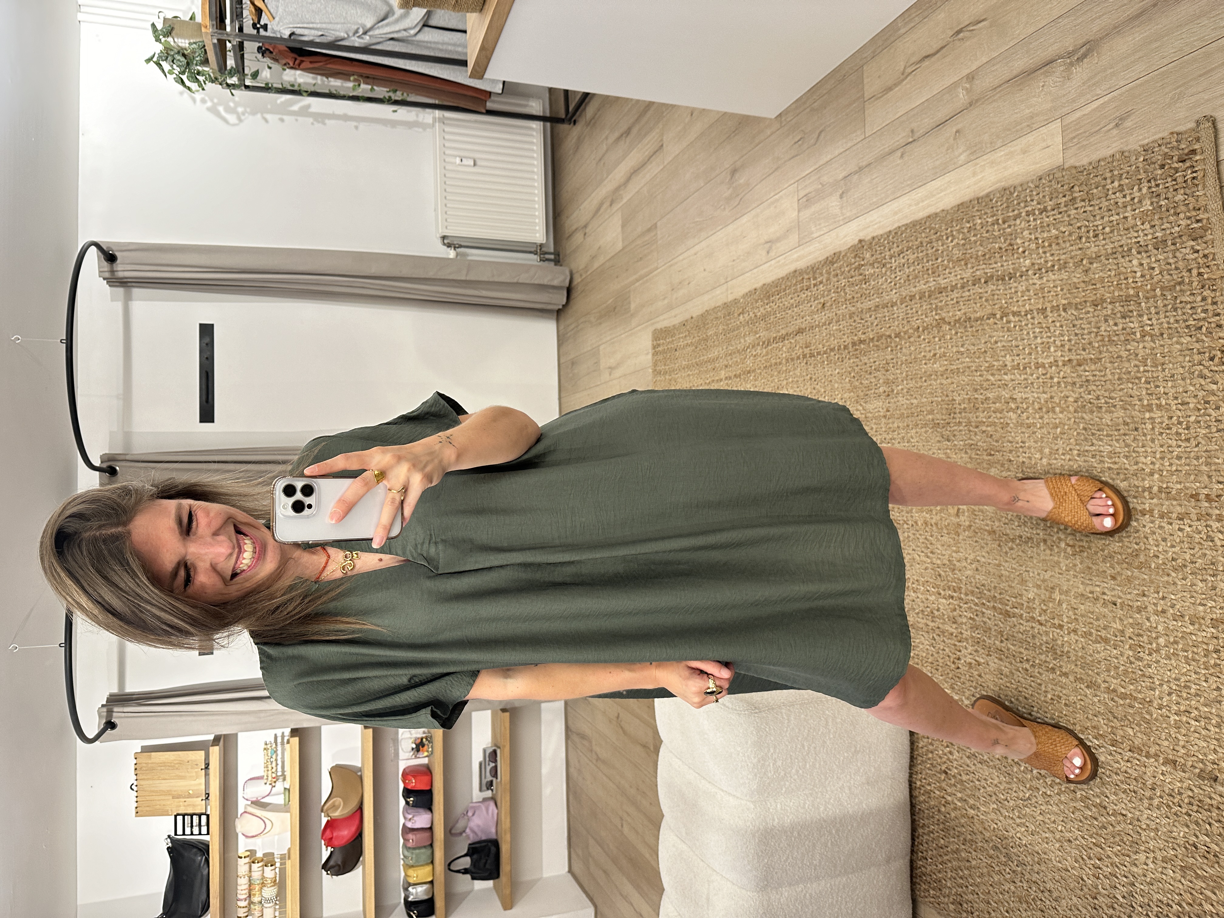 Short V-dress Azzurro - army green