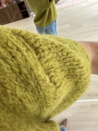 Knitted short pull Ambika - green
