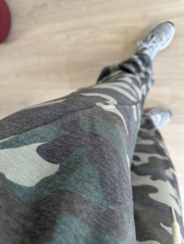 Camouflage jogger - army green