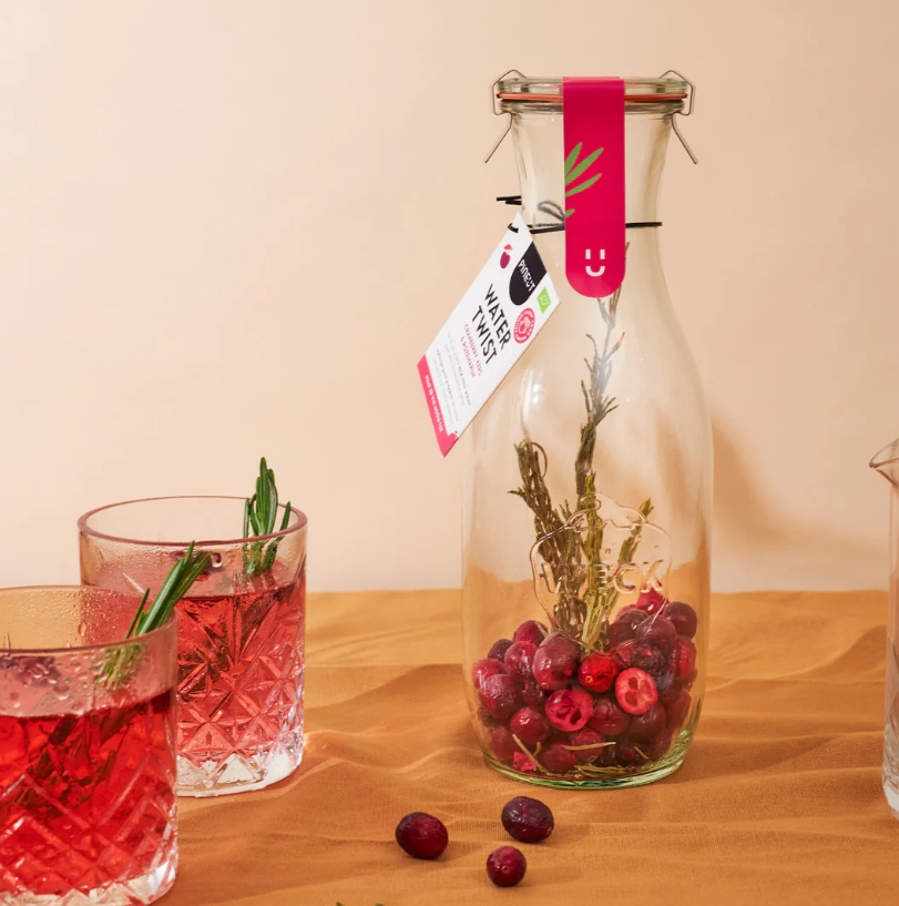 *Pineut Tafelwater Watertwist Cranberry Kers Rozemarijn