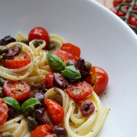 RECEPT:  Pasta alle Puttanesca met Toma’dor en Toma’gusto