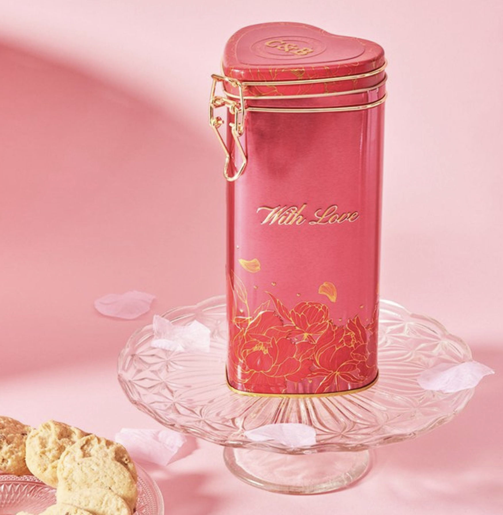 Cartwright & Butler Koekjes met Aardbeien en Witte Chocolade in LOVE blik