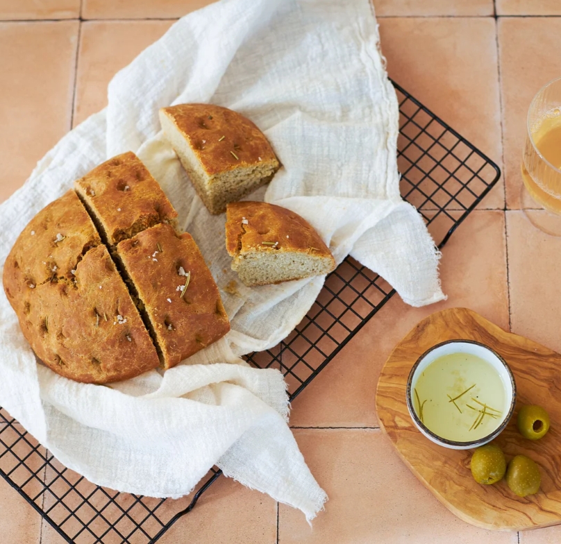 *Pineut Borrelbrood Focaccia