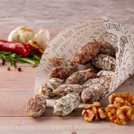 Mini droge worstjes met Walnoot (Per 100 gram*)