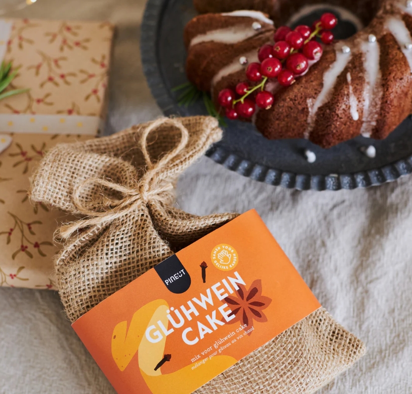 Pineut Gluhweincake