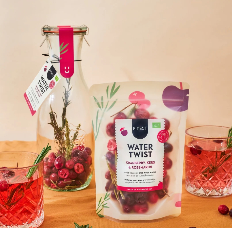 *Pineut Tafelwater Watertwist Cranberry Kers Rozemarijn