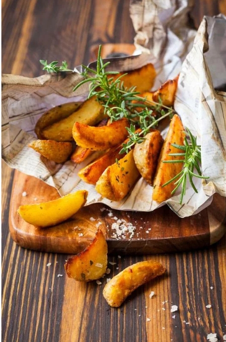 Spirit of Spice Pommes & Frites (Aardappelen, gevogelte, BBQ-sauzen, roerei, kruidenkwark.)