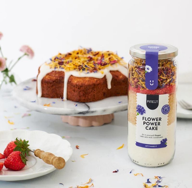 Pineut  Flower Power Cake