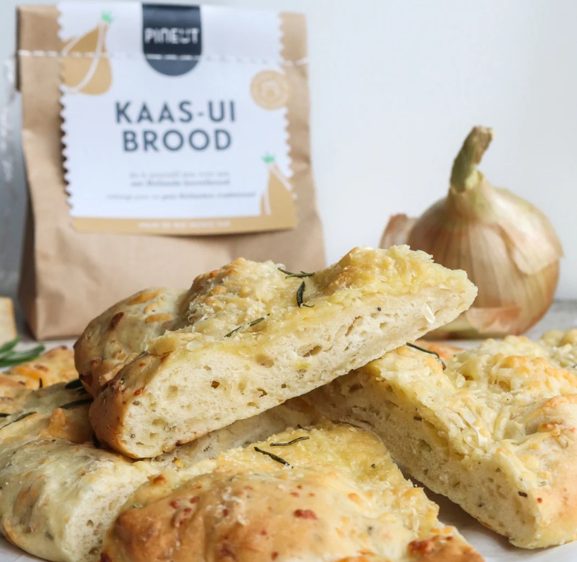 *Pineut Borrelbrood Kaas-Ui