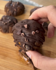 RECEPT: Pure chocolade koekjes met Pindakaas