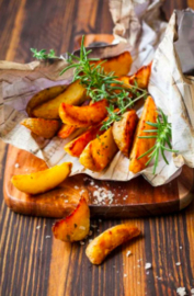 Spirit of Spice Pommes & Frites (Aardappelen, gevogelte, BBQ-sauzen, roerei, kruidenkwark.)