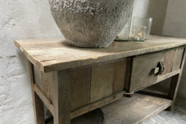Sidetable met deurtje en onderblad