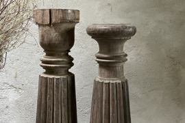 Oud houten baluster Aura Peeperkorn, rechts