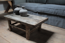 Oud houten salontafel 81 cm